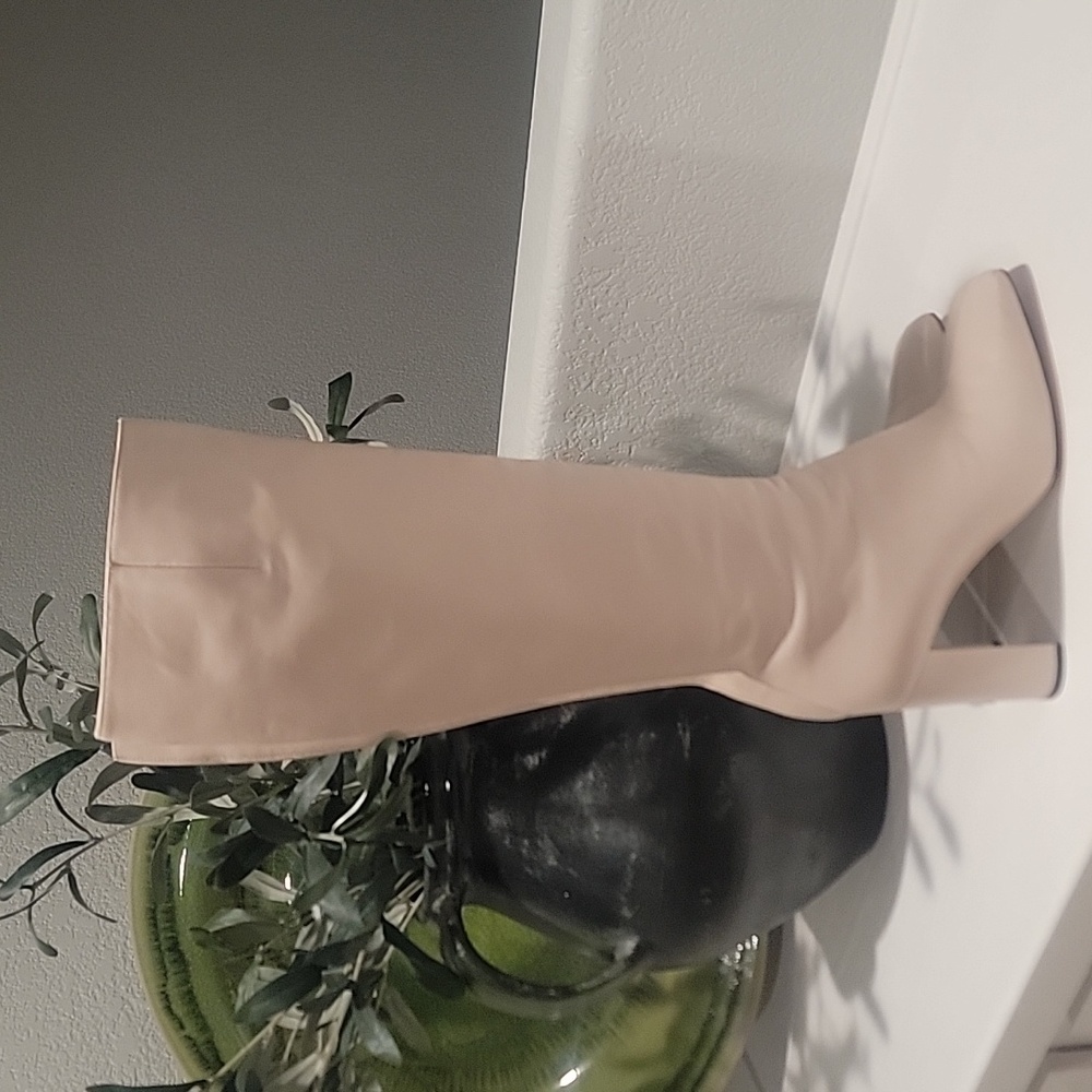 Santoni Off White Winter White Knee High Square Toe Boots, 37, 7